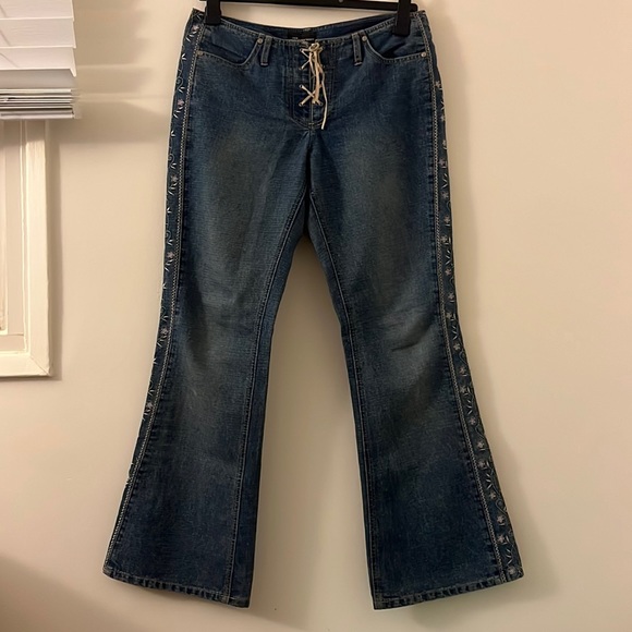 No Boundaries Lace Up side Floral embroidered Jeans - Picture 1 of 5